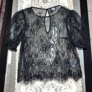 H&M Divided black lace short-sleeved blouse with puff sleeves